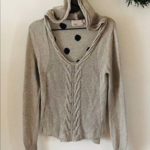 grey knit sweater